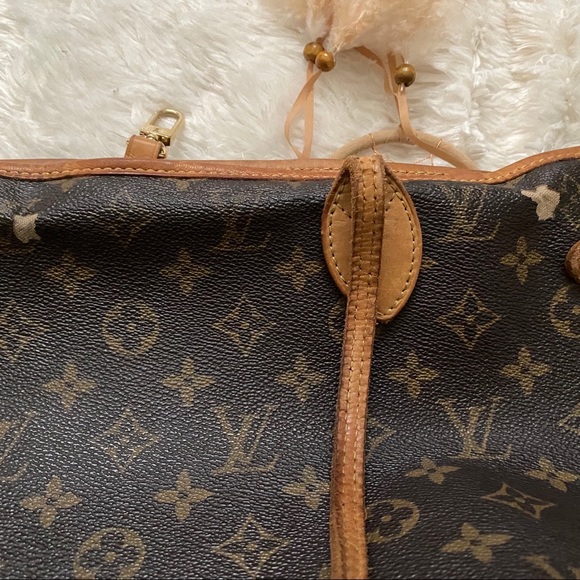 SOLD Authentic Louis Vuitton Neverfull mm - Picture 5 of 11